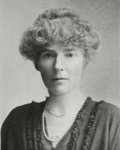 Gertrude_Bell_circa_1910